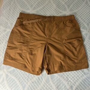 NWT Eddie Bauer hybrid Cargo Shorts